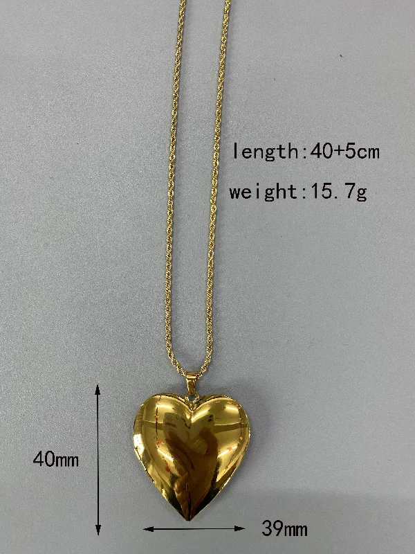 Glossy Twist Heart Necklace