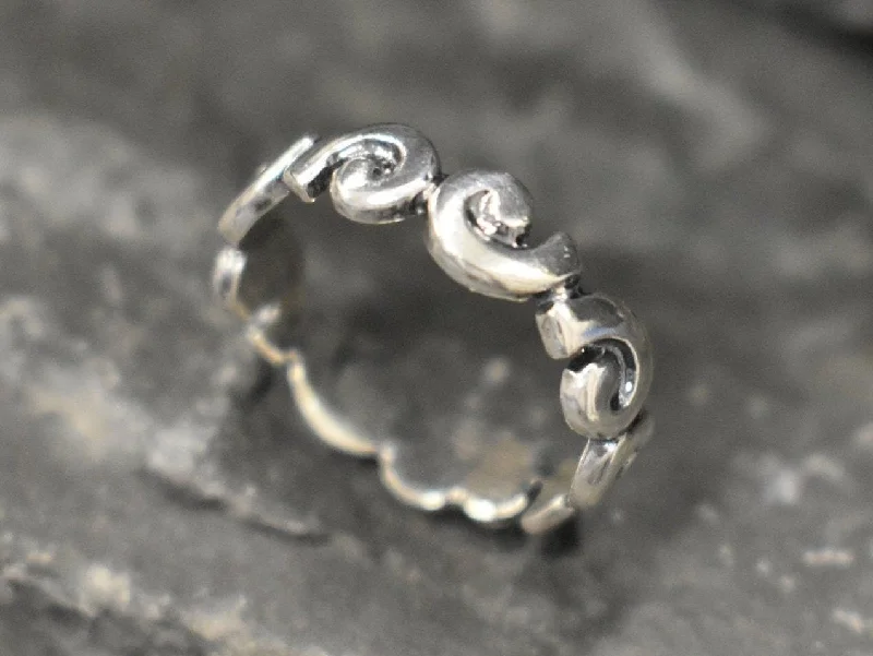 Wedding Ring Sets for Brides and Grooms-Silver Wavy Band - Silver Spiral Band - Silver Infinity Ring