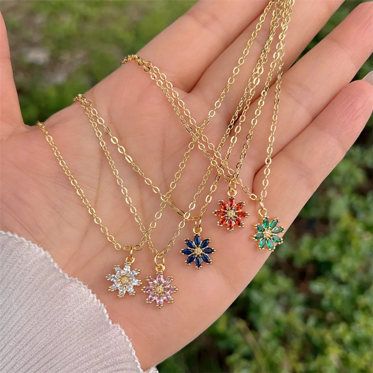 Vintage Necklaces-Copper 18K Gold Plated Simple Style Classic Style Flower Plating Inlay Zircon Pendant Necklace