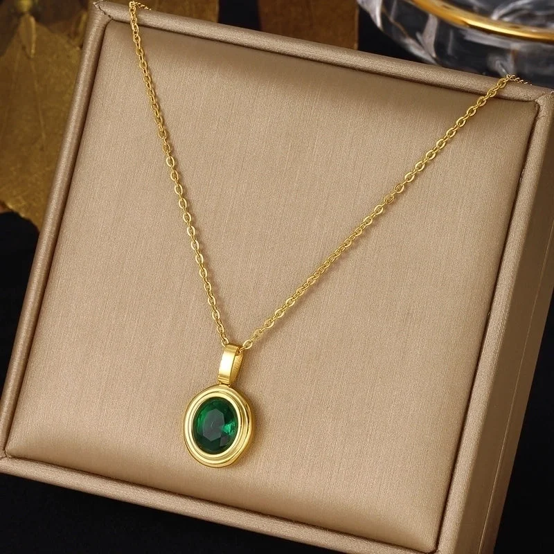 round Pendant Emerald