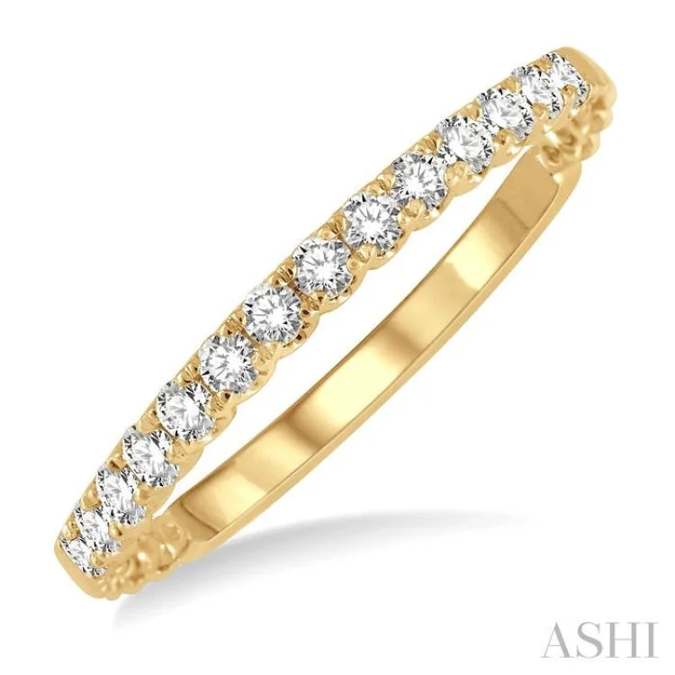 Classic Wedding Rings with Engraving-1/4 ctw Lattice Round Cut Diamond Wedding Band in 14K Yellow Gold