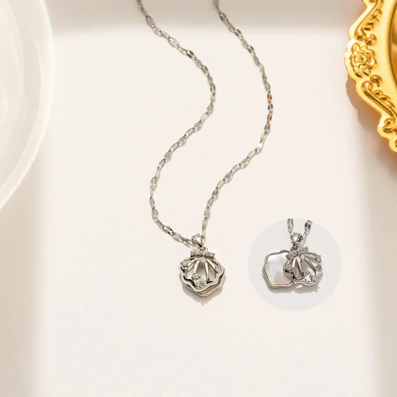 8874 Silver Shell Necklace