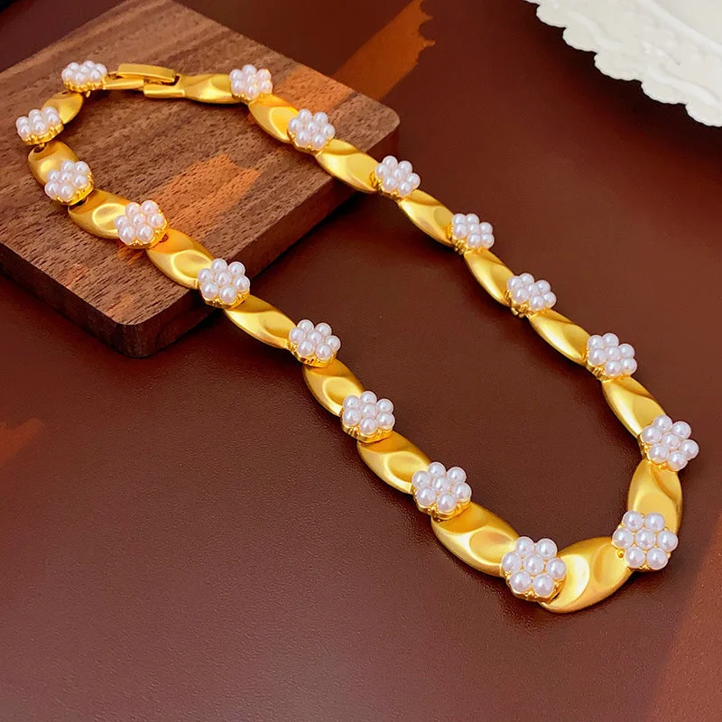 11 # Necklace - Golden Flower