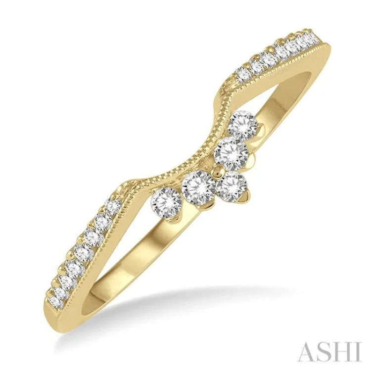 Simple Diamond Rings for Men-1/5 ctw Crown Arch Round Cut Diamond Wedding Band in 14K Yellow Gold