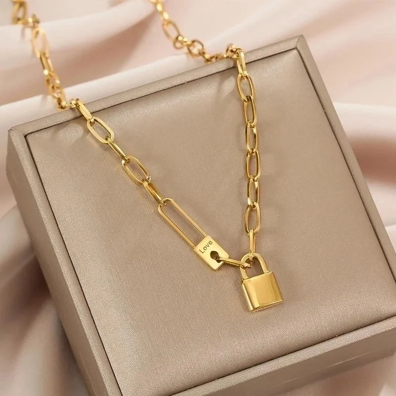 Textured Necklaces-Korean Style Letter Lock Titanium Steel Plating 18k Gold Plated Necklace