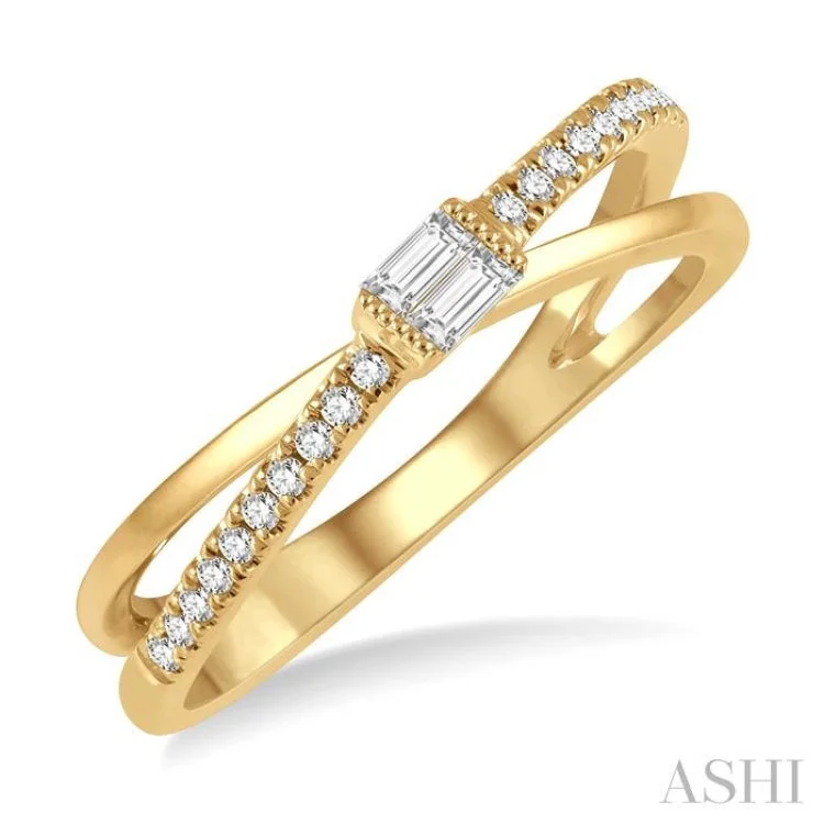 Fashionable Wedding Rings-1/6 ctw Criss-Cross Baguette and Round Cut Diamond Fashion Ring in 14K Yellow Gold