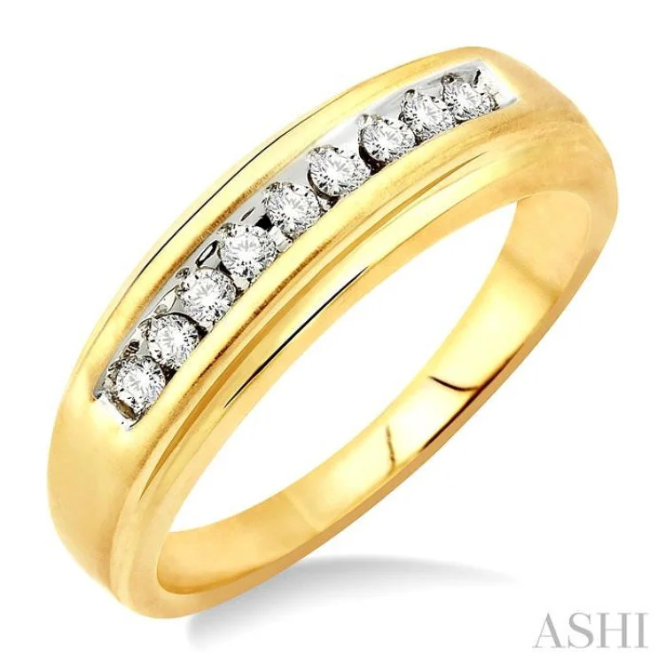 Luxury Custom Engagement Ring Sets-1/6 ctw Round Diamond Men's Ring in 14K Yellow Gold