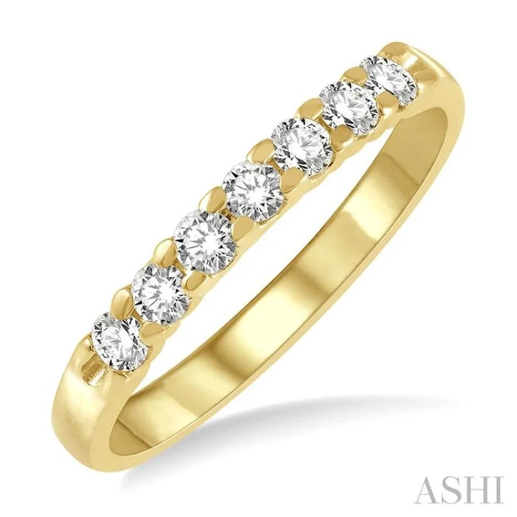 Classic Gemstone Engagement Rings-1/3 ctw 7 Stone Round Cut Diamond Wedding Band in 14K Yellow Gold