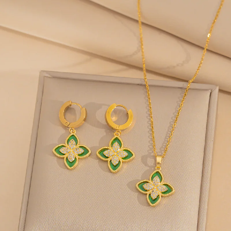 392 Golden Green Four Leaf Flower Set