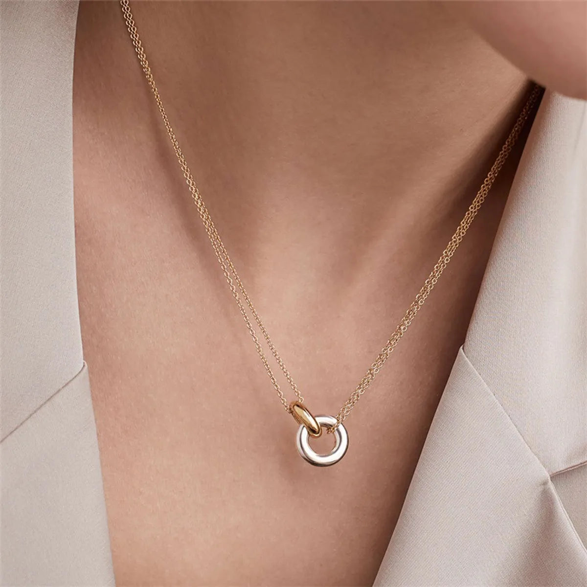 Classy Necklaces-Simple Style Circle Stainless Steel Plating Pendant Necklace 1 Piece