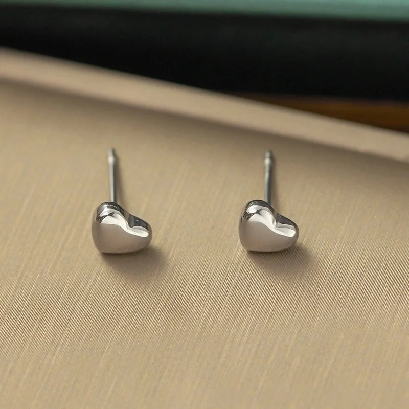 Yc [G225] Peach Heart Ear Studs [Steel Color]]