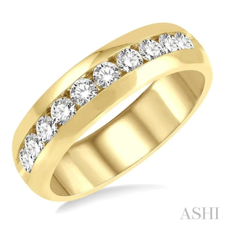 Custom Wedding Band Designs for Men-1.00 ctw Niched Center Round Cut Diamond Men's Wedding Band in 14K Yellow Gold