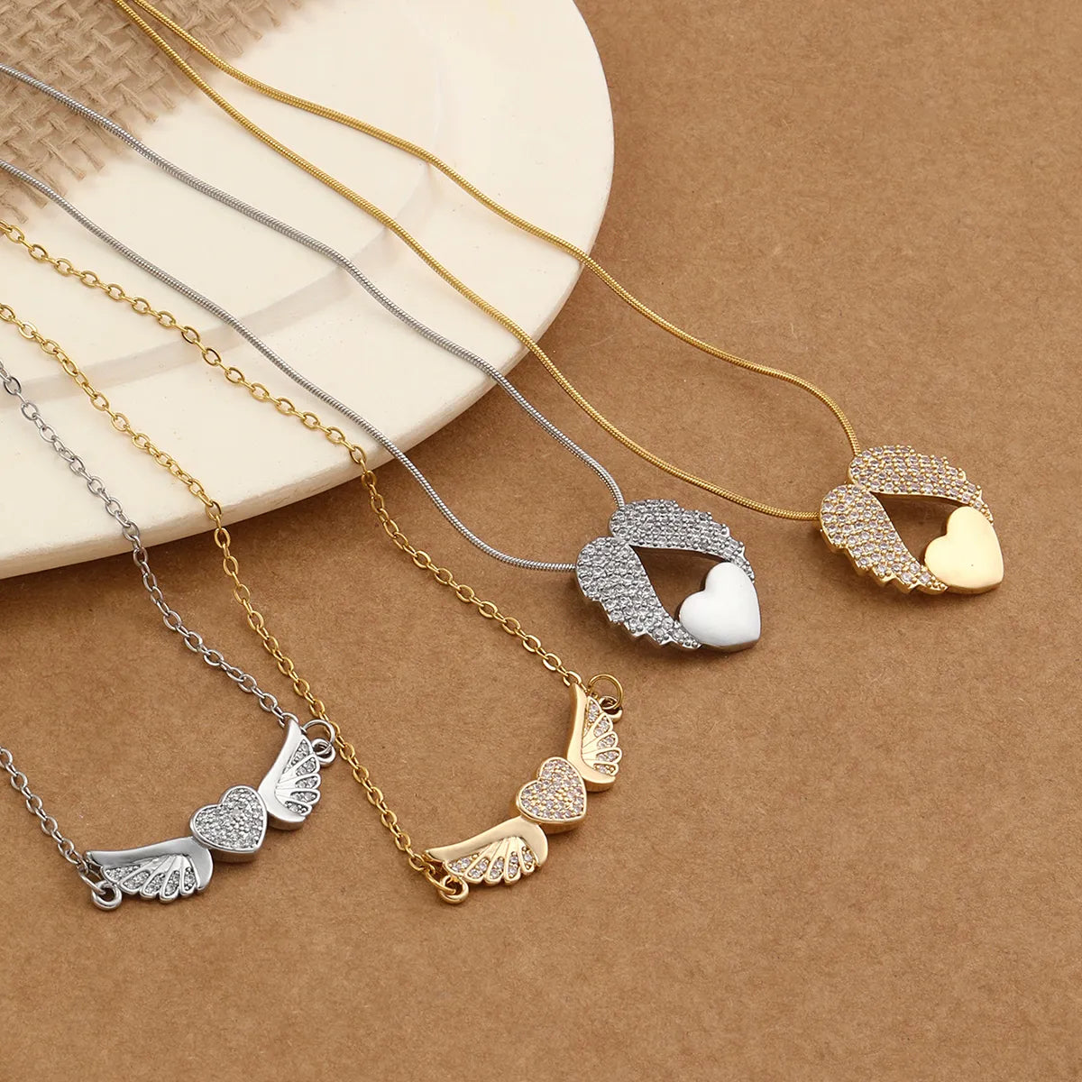 Color Changing Necklaces-Vintage Style Heart Shape Wings Stainless Steel Plating Inlay Zircon 18k Gold Plated Pendant Necklace